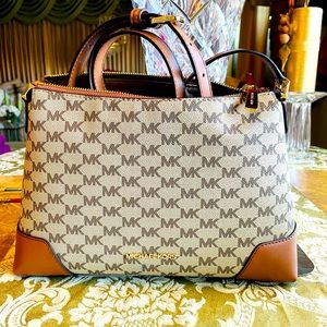 Michael Kors Crosby Messenger Bag